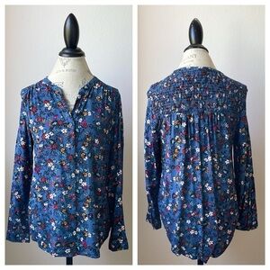 😎 5/$10 beachlunchlounge collection | V-Neck Long Sleeve Shirt Top Size Medium